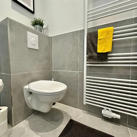 250m Rhein - Ruhig - Hbf - Boxspringbett - K-111-s * קובלנץ